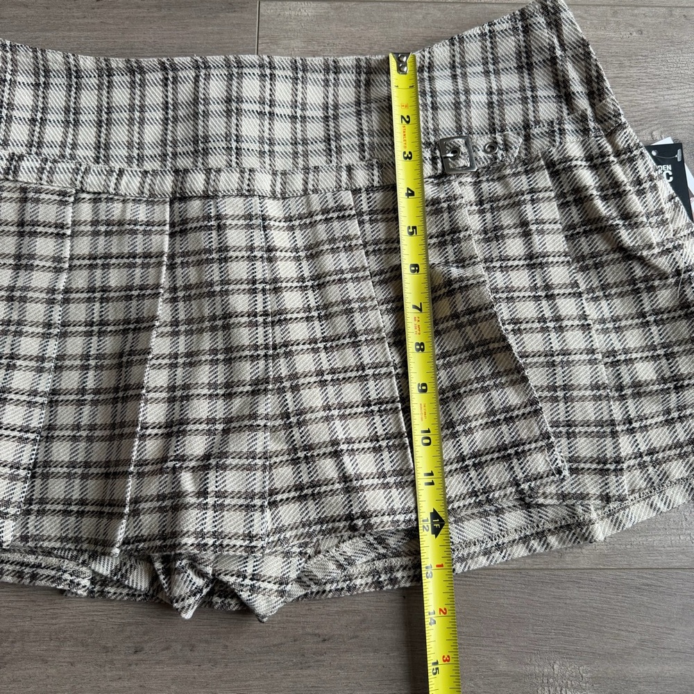 NWT Madden NYC Pleated Plaid Mini Skort - size Large (12-14) - brown/cream/black - Picture 7 of 9